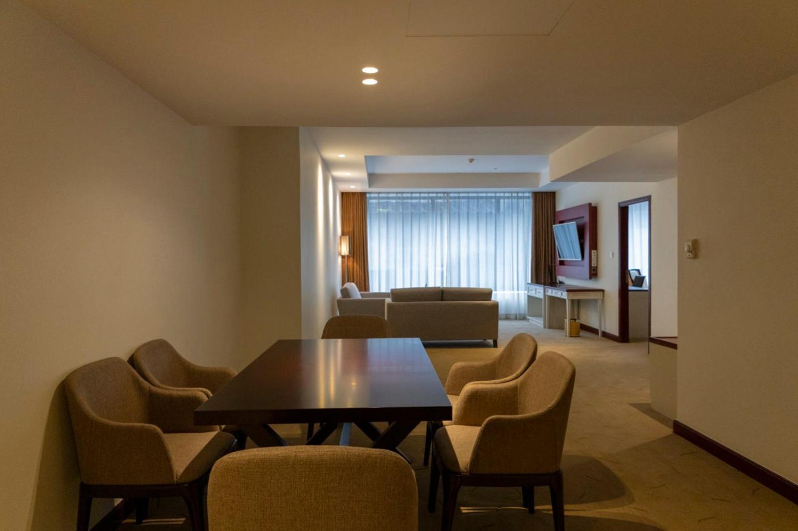 Yangon Thanlwin Hotel Bagian luar foto